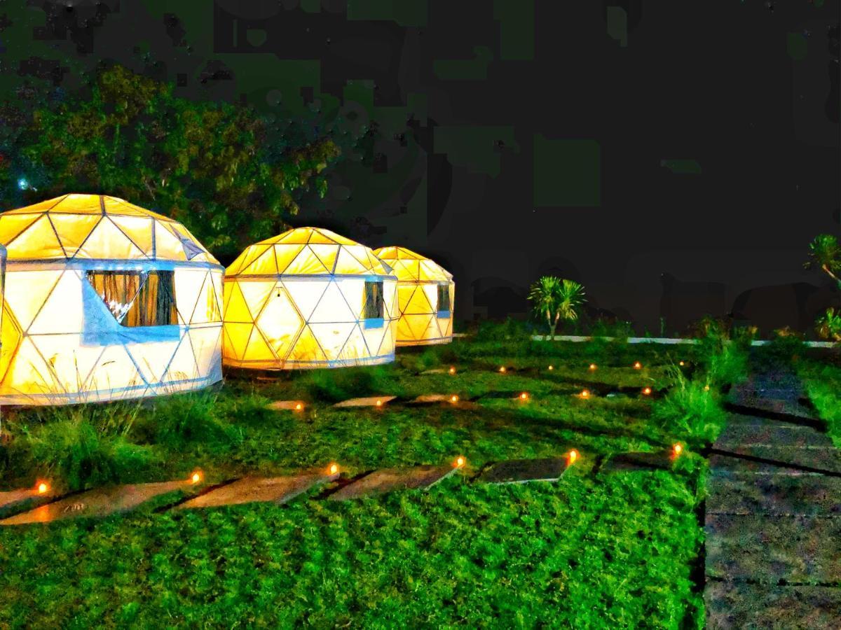 Отель Igloo Glamping Bali Кинтамани Экстерьер фото